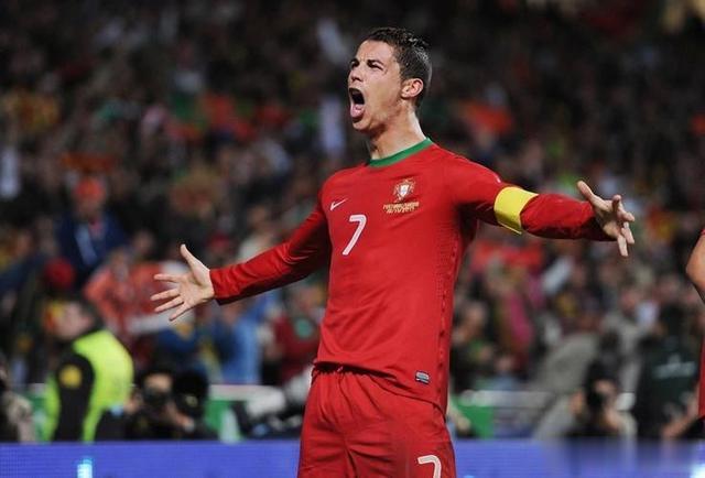 绝了!C罗点评最佳阵容，鲁尼上榜无葡萄牙队友，还在记世界杯的仇(6)