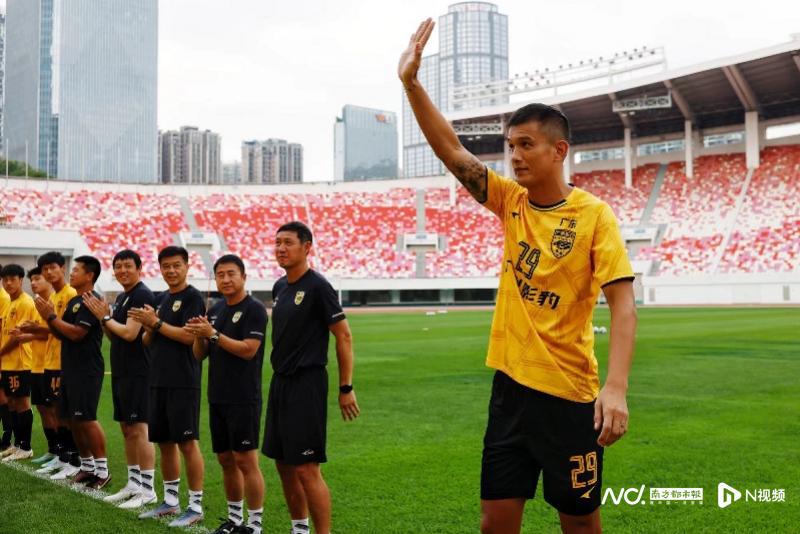 多图直击黄色旋风袭天体，广州影豹足球俱乐部举行成立仪式(7)