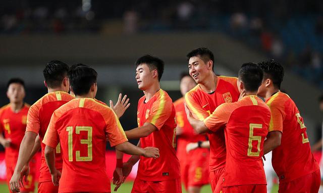 中国男足王牌刚签约欧洲球队，就火线坐稳主力，已连续3场首发(3)