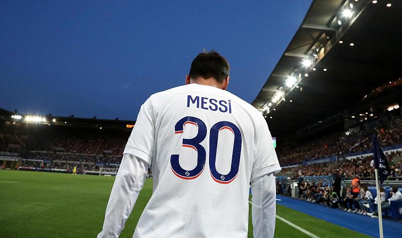 巴黎主帅官宣梅西离队，两个赛季32球35助，3座冠军奖杯，个人完成球王蜕变(3)