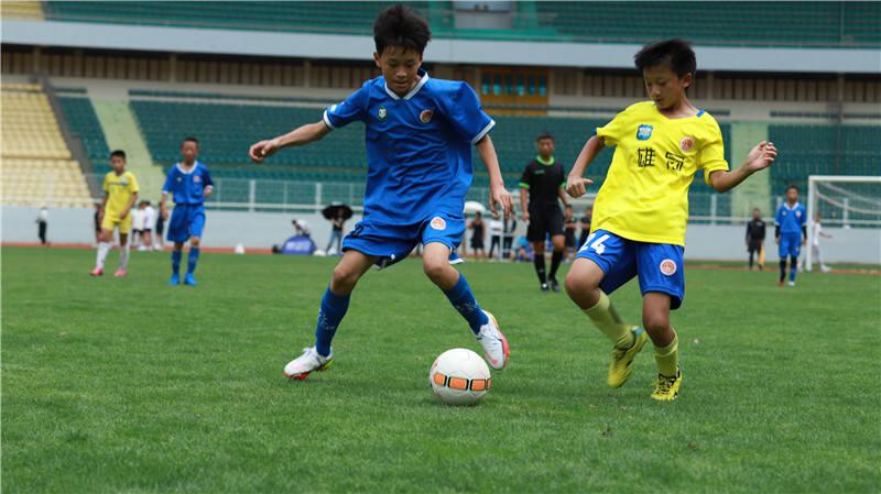云南省拓东体育中心第六届青少年足球邀请赛本周六揭幕(2)
