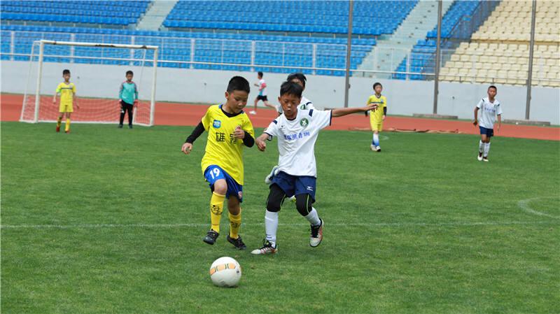 云南省拓东体育中心第六届青少年足球邀请赛本周六揭幕(5)
