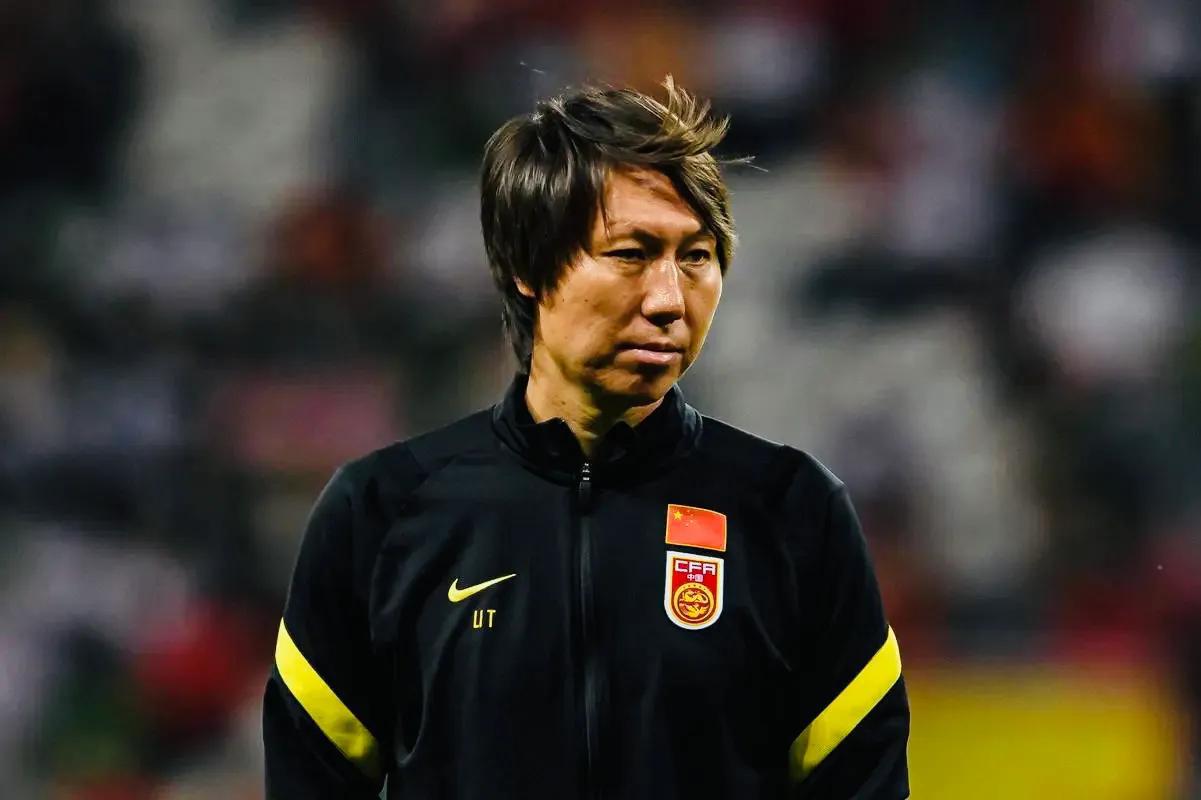 曾经的中国男足主教练李铁在一次新闻发布会上说了一番话:我就想知道，我们国产教练怎(1)