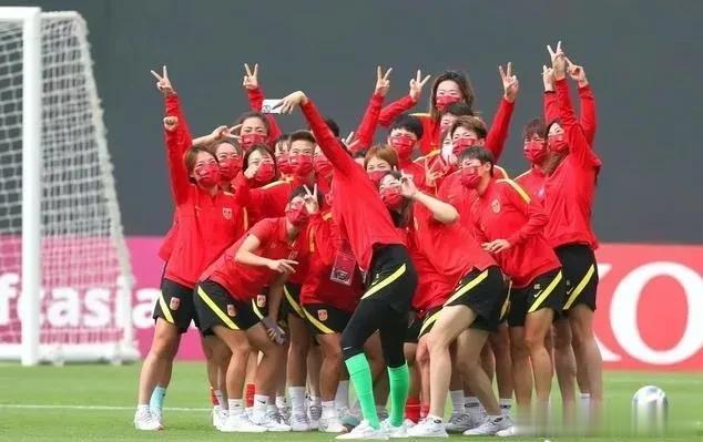 中国女足：明日公布大名单！6日出征世界杯！

明天（7月4日）中国女足将与俄罗斯(1)