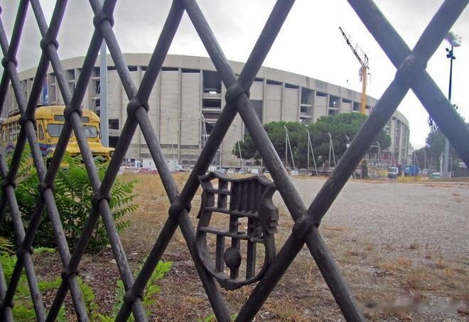 巴萨的诺坎普球场进入全面的改造

2023/24赛季，巴萨将在奥林匹克体育场进行(3)