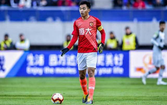 曾经的中国顶级中后卫冯潇霆，亚洲杯巨大失误让他告别国家队(5)