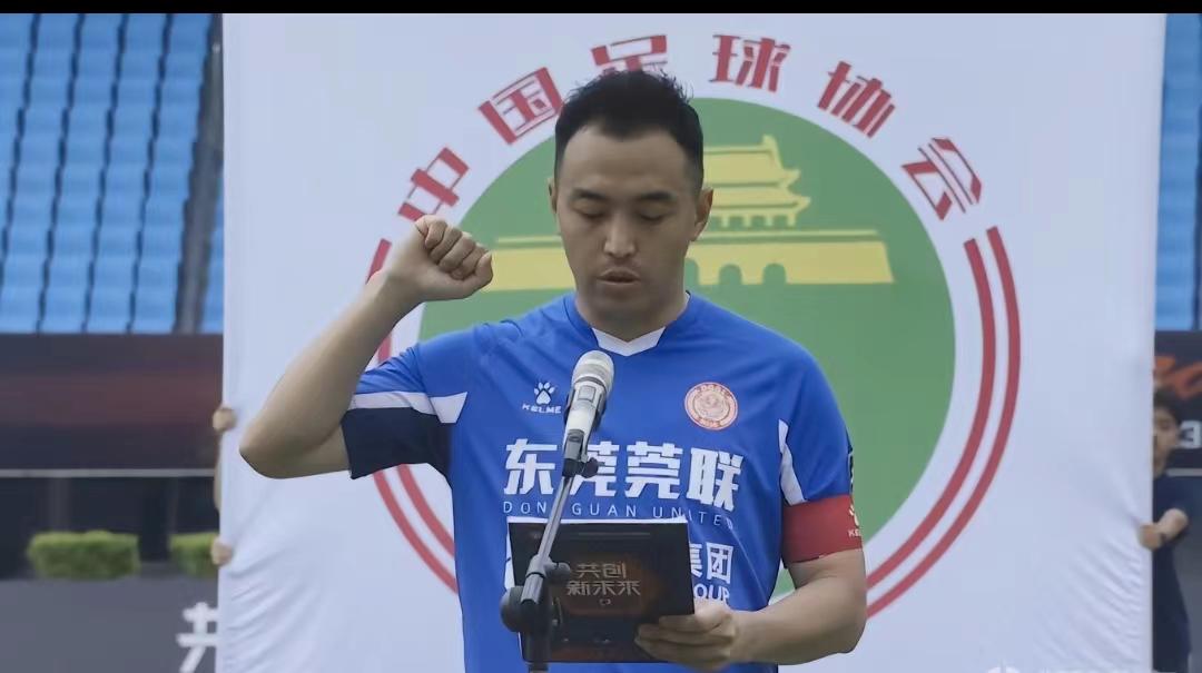曾经的中国顶级中后卫冯潇霆，亚洲杯巨大失误让他告别国家队(10)