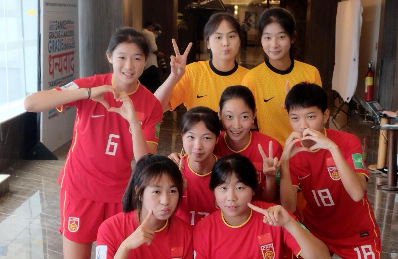0-6、3-3！中国女足青年0胜世界强队：3线失衡，刘晨2扑单刀+扑点(3)