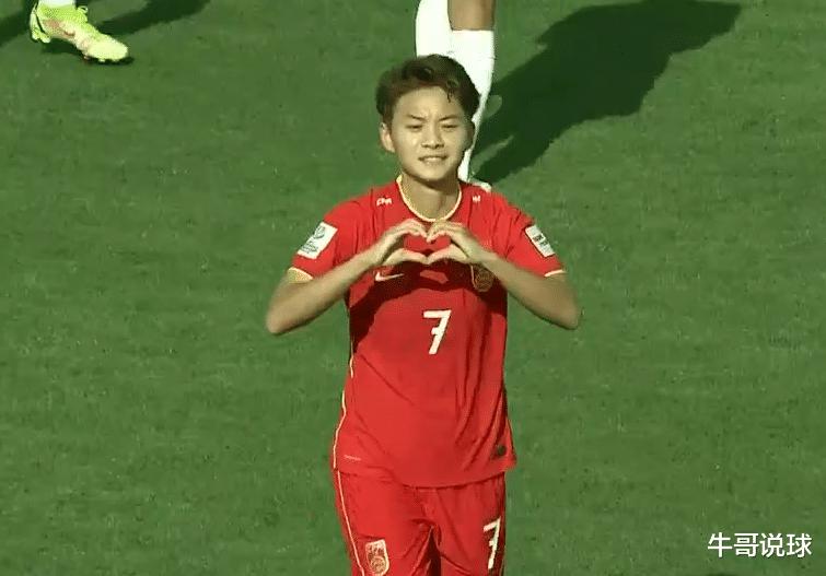 里皮：本次女足世界杯，中国女足想进入16强，必须依靠这两位球员(2)