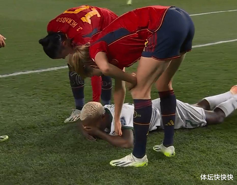 0-5，0-5，非洲女足球员伤心痛哭，西班牙、日本晋级16强(5)