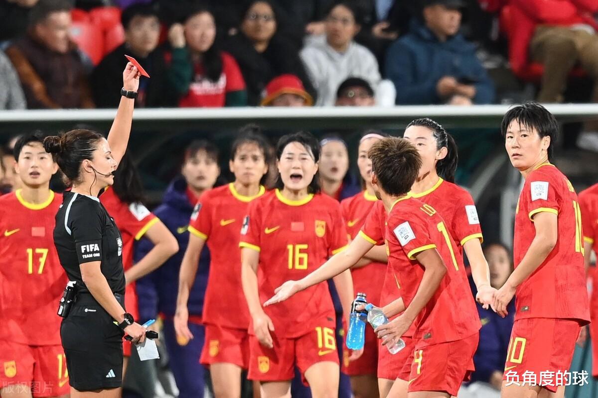 晚上21点！中国女足出线晋级有变，张睿红牌拖后腿，或两连胜出局(5)