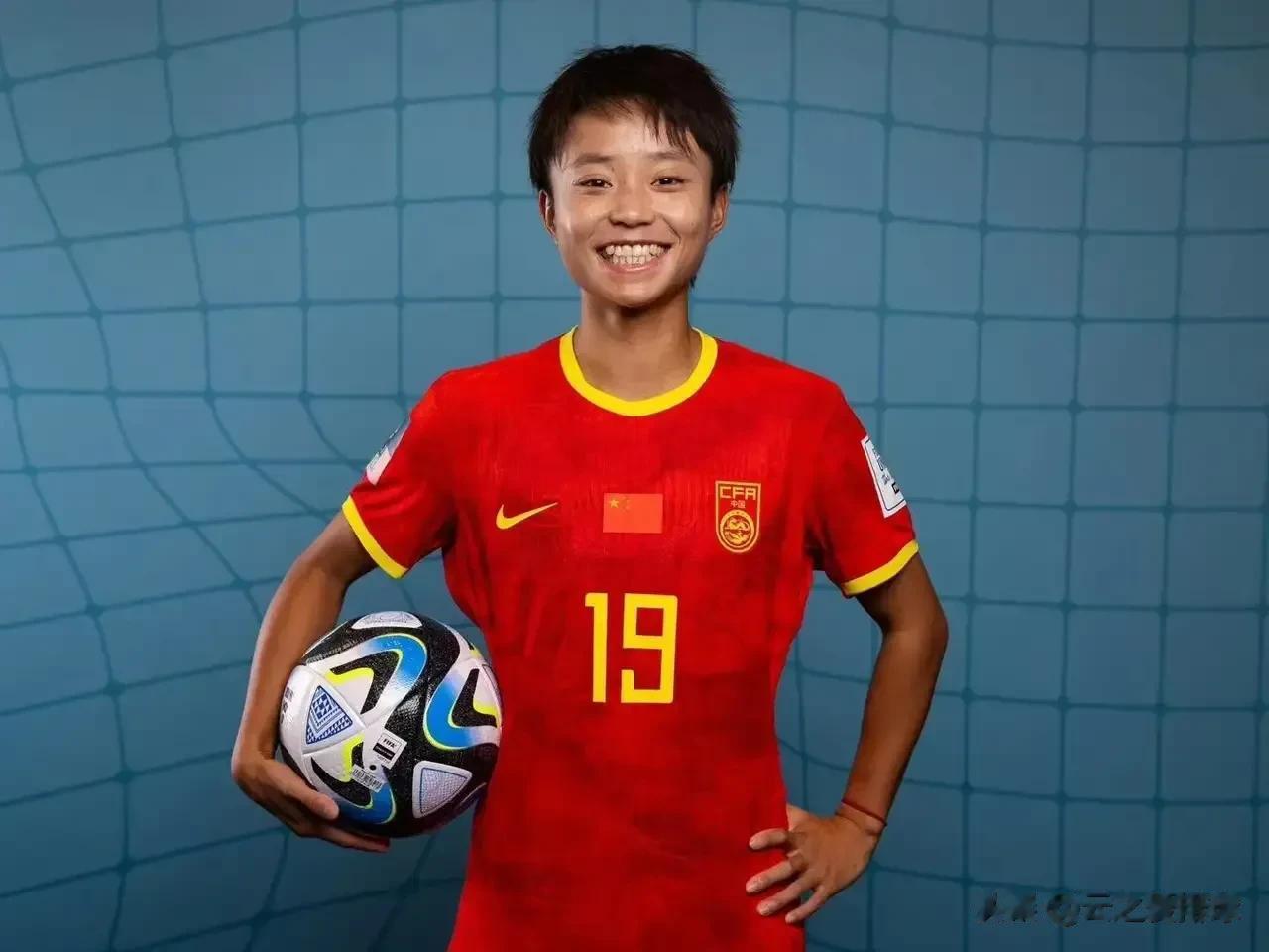 敢断言：张琳艳世界杯后一定被欧洲强队看上。
即使中国女足被小组淘汰。
这姑娘个子(1)