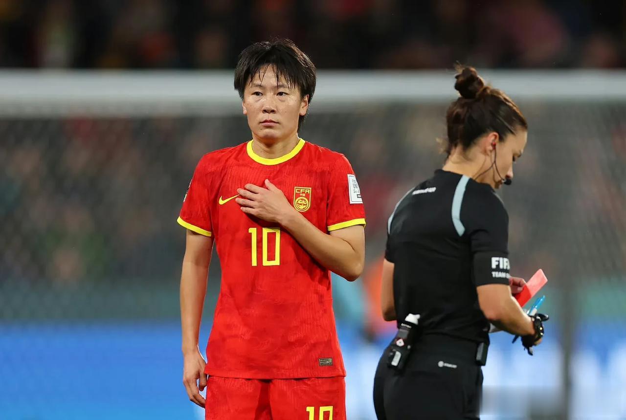 中国女足出线的拦路虎很可能是那张红牌，中国，丹麦，英格兰三支球队平分的可能性很大(1)
