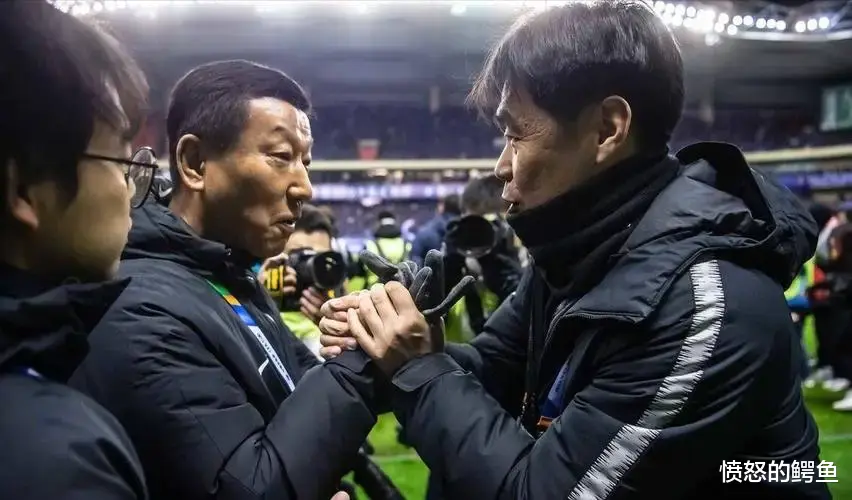 山东泰山主教练崔康熙接受采访：.谈到了中国足球，句句实话！(2)