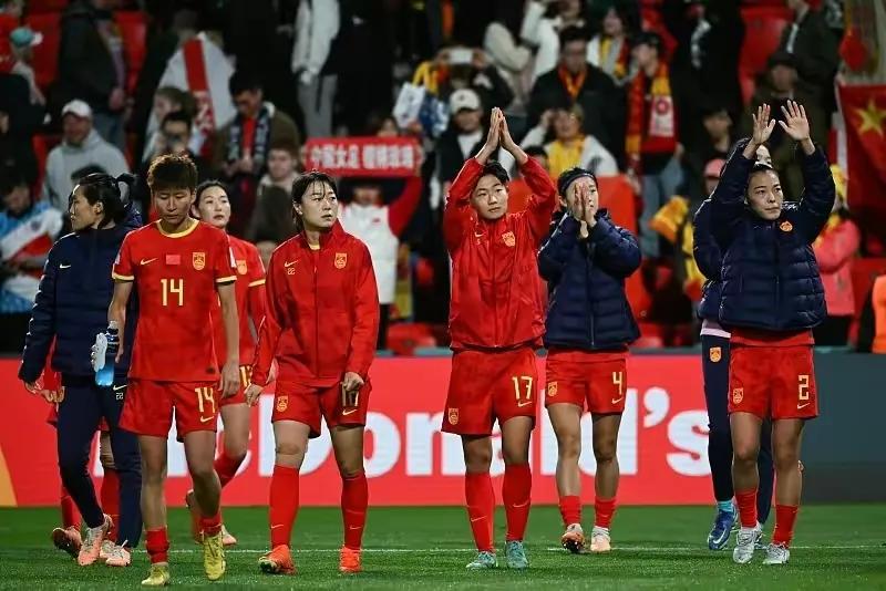 昨天之于中国女足姑娘，两件事令人深思：一件事是上下左右各界瞩目的中国女足世界杯1(3)