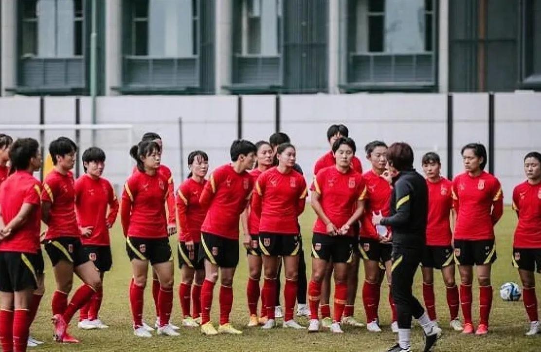 对于中国女足来说，溃败可能是连续性的，世界杯之后还有亚运会和奥运会资格赛，水指导(1)