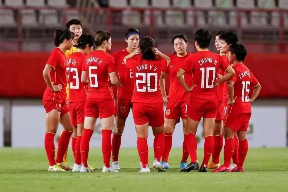 中国女足以惨败收场，以1：6的比分结束了世界杯征程，令人为之扼腕叹息！中国女足本(4)