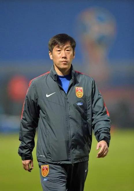 有一说一，中国足球国产教练，最合适的两人！

男足：高洪波
他是一位真正为中国足(1)