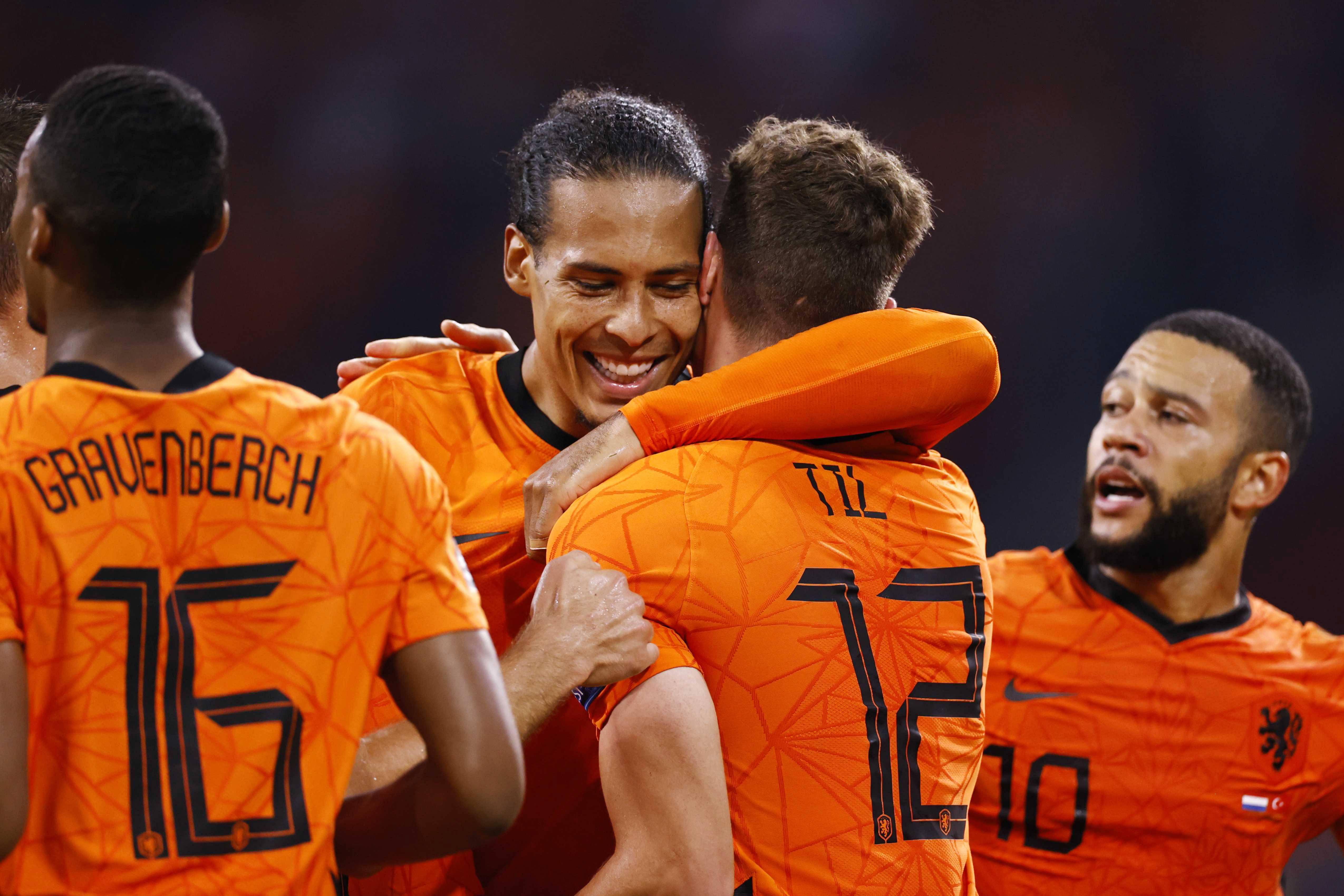 9月8日死亡之组欧洲杯预选赛：希腊以守待攻，荷兰能否破铁桶阵？(2)