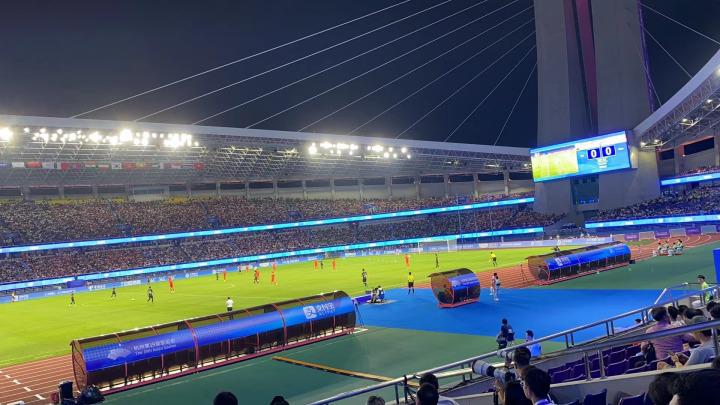 国足亚运队0：2不敌韩国，中国队主教练：感谢杭州人民的一路支持！(1)