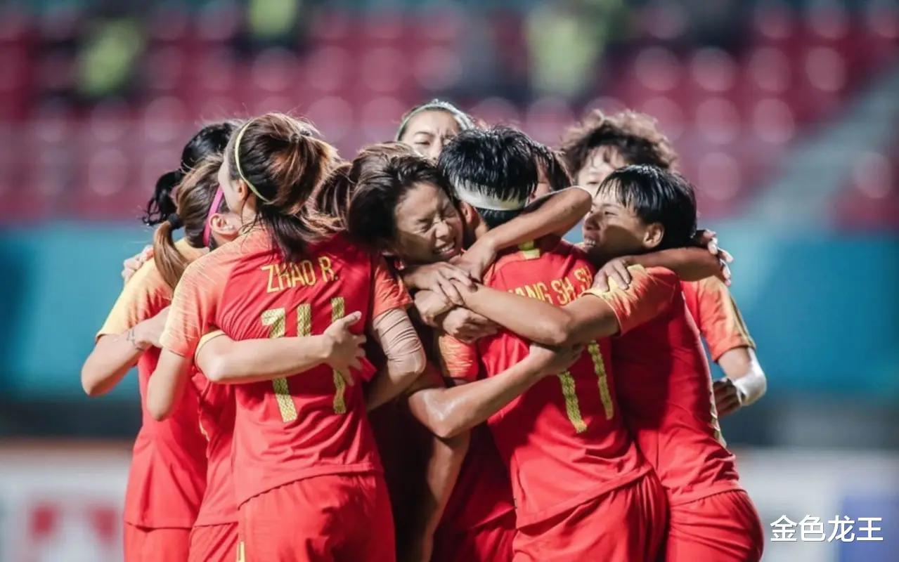 随着中国女足3: 4日本女足，最适合担任中国女足主帅的有以下4人！(3)