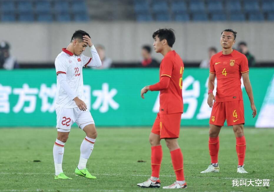 国足2-0越南原因揭晓！球迷揭开扎心内幕：扬科维奇早就看穿(1)