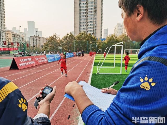 “2023年青岛市校园足球选拔营”首站活动在南京路小学举行(10)