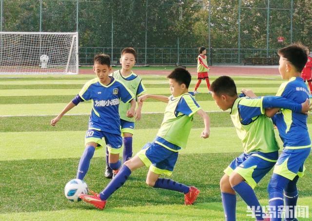 “2023年青岛市校园足球选拔营”首站活动在南京路小学举行(13)