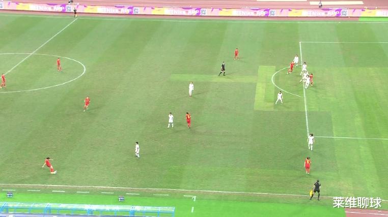 太遗憾！中国女足好球被吹，韩国爆射打门柱，0-0双方将一起回家(3)