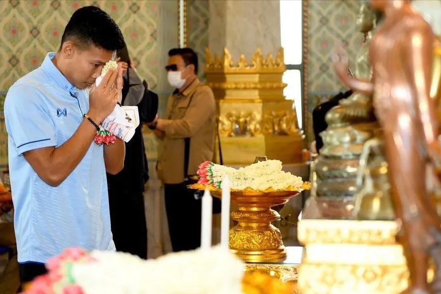泰国可以复制克罗地亚神迹 赛前祈福拜佛 求得佛祖保佑击败国足吗(5)