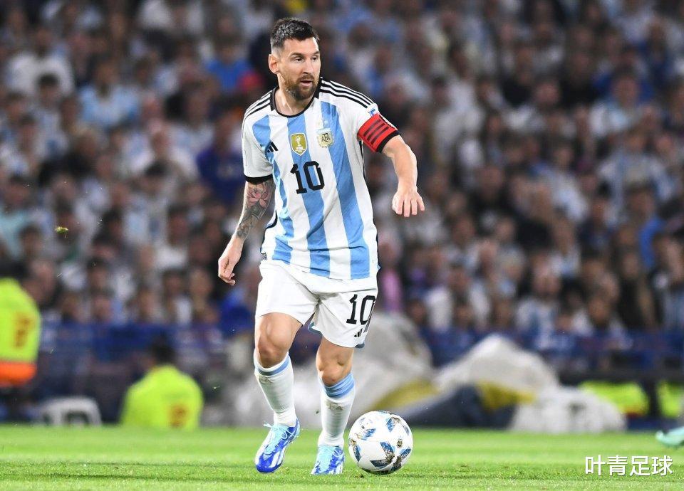 乌拉圭22犯，梅西5次被掀翻！球王怒了：年轻人要学会尊重(1)
