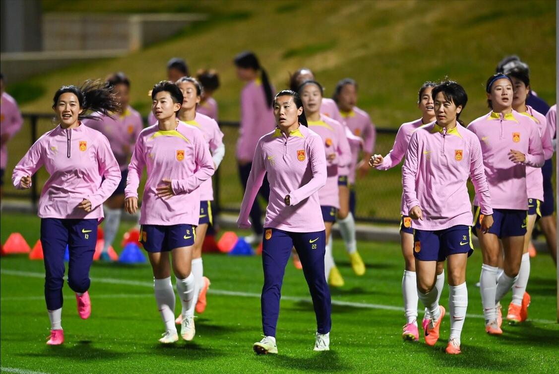 终于首秀，仅剩1天，中国女足却飙3将退赛，47岁新帅决战世界第3(2)