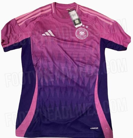 德国队欧洲杯客场球衣谍照：粉+紫，颜色搭配大胆且新潮(1)