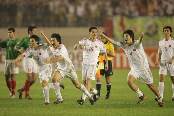 国足也曾有过辉煌：两度登顶东亚杯冠军，三次和亚洲巅峰擦肩(3)