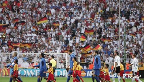 德国世界杯回顾，伟大的意大利左后卫再立功，德国难过德意治魔咒(1)
