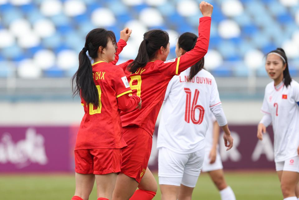6-1！中国女足大胜越南仍出局，日本踢默契球：送礼输球后携朝鲜出线(2)
