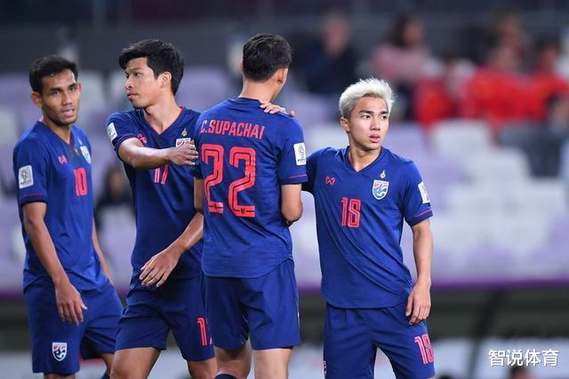 随着国足战平新加坡、泰国逼平韩国，世预赛C组最新排名形势如下(4)