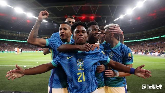 足坛疯狂一夜：巴西1-0绝杀英格兰，法国0-2完败德国，比利时0-0爆冷(2)