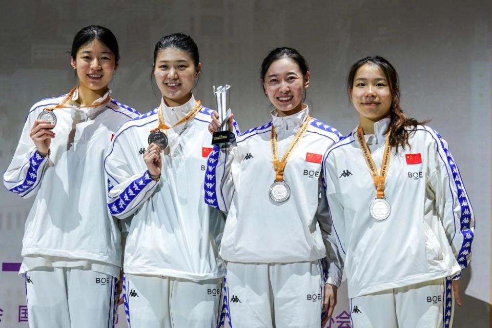 从-24分到+21分，中国女重完成超级逆转，搭上巴黎奥运班车(1)